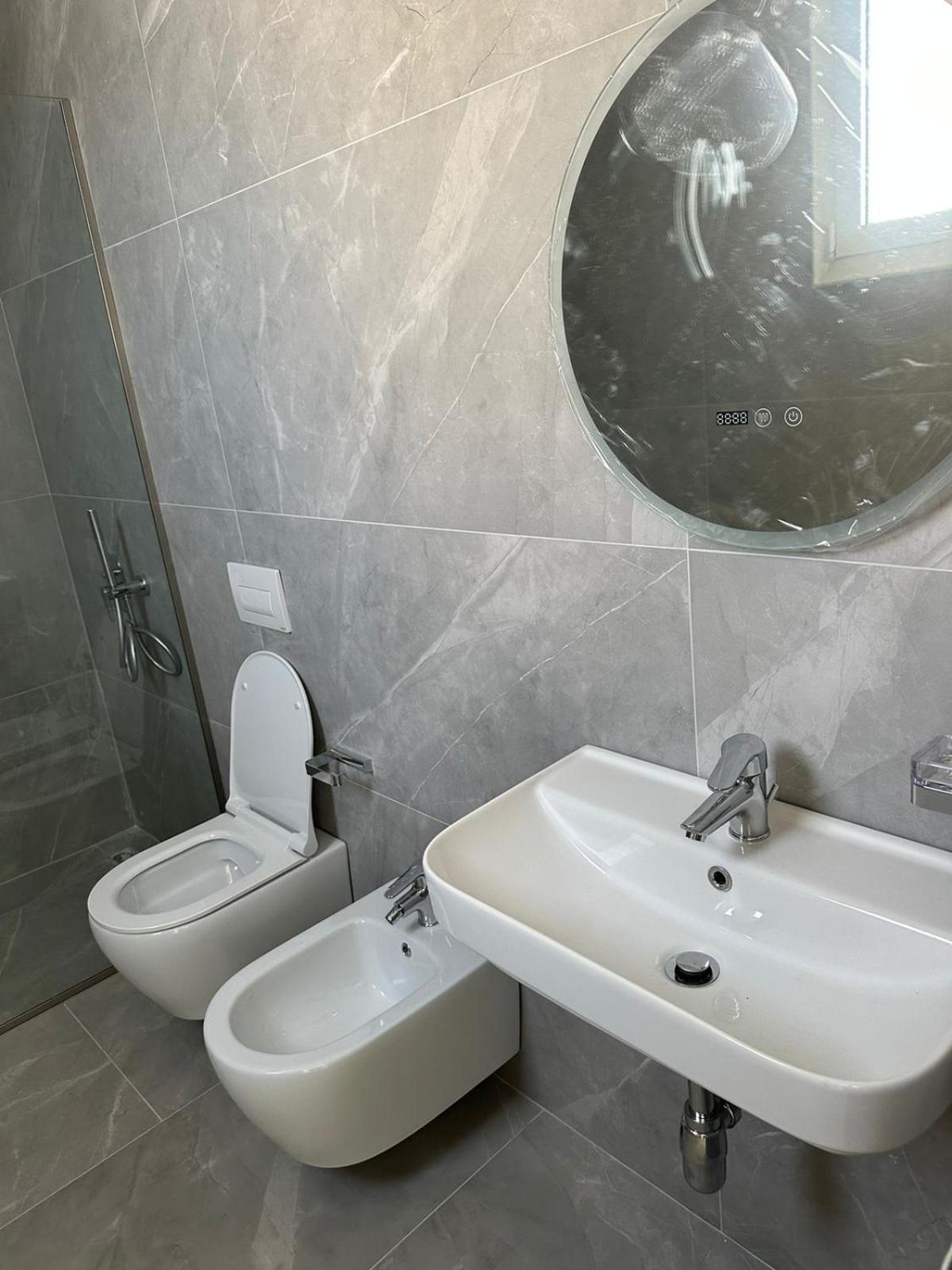 Laid Hotel Vlorë Εξωτερικό φωτογραφία