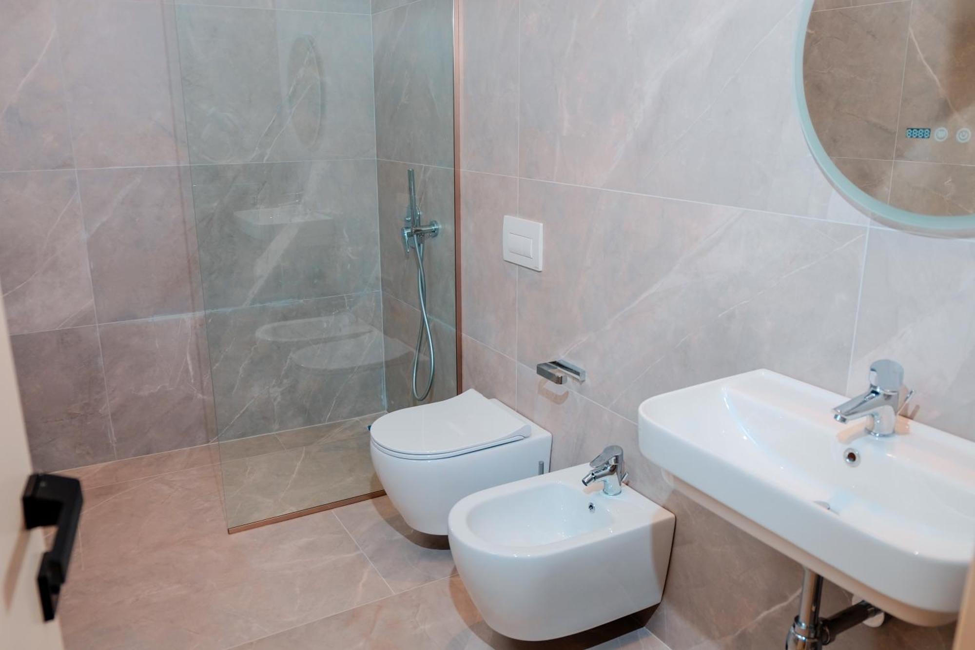 Laid Hotel Vlorë Εξωτερικό φωτογραφία